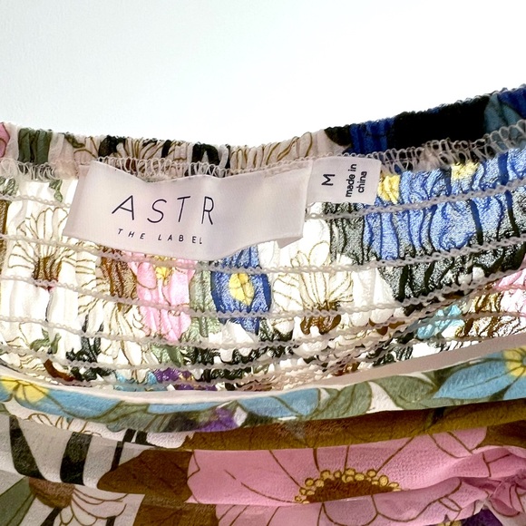 ASTR The Label square neck ruched blouse - Picture 3 of 11